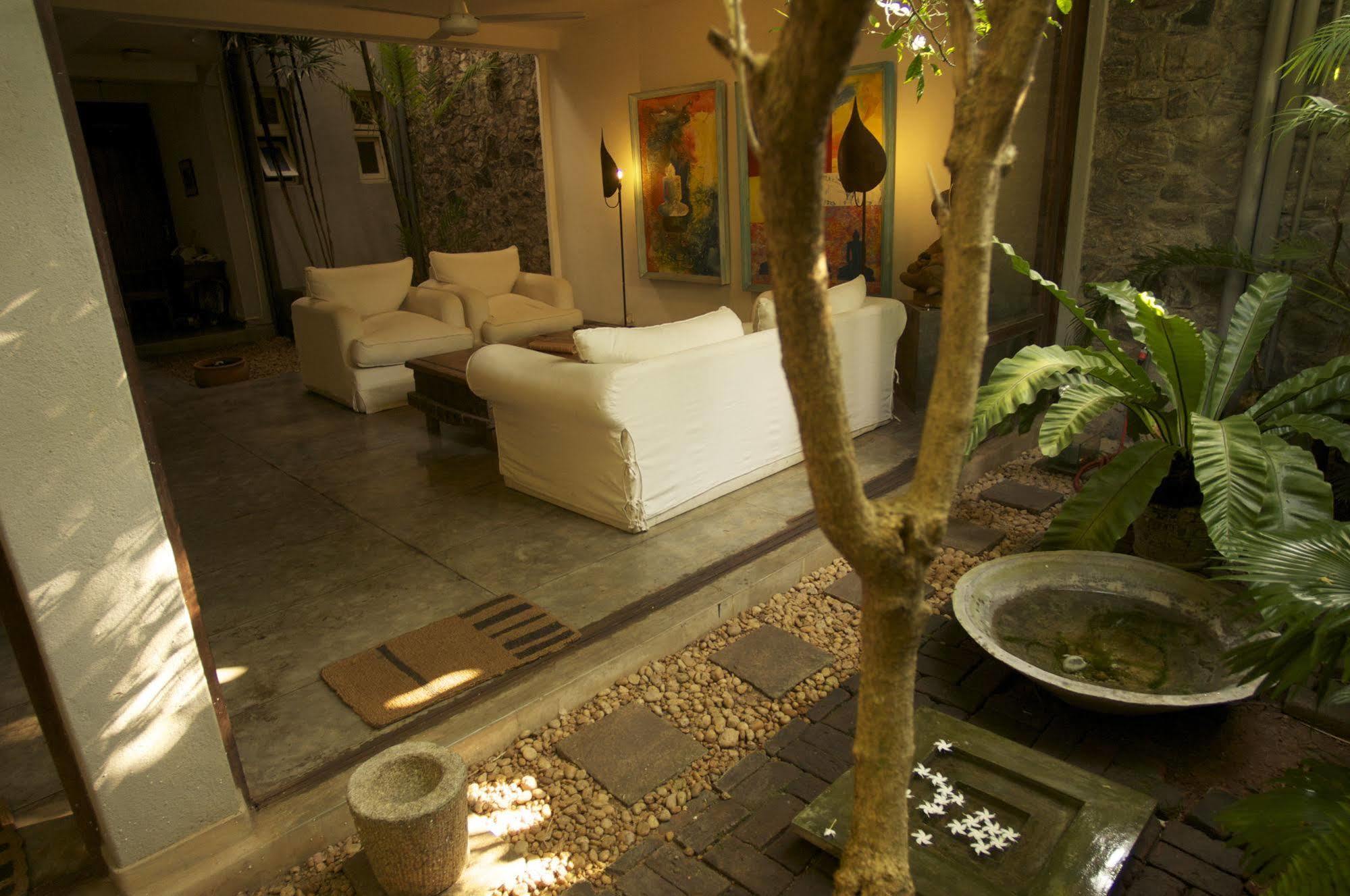 Mount Lodge Boutique Hotel Dehiwala-Mount Lavinia Exterior photo